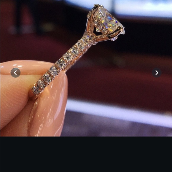 2.5 Carat Lab Moisennite Diamond Ring - Picture 4 of 6